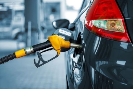 سهمیه بنزین به آتش خودروسازان سوخت/ کاهش 80 درصدی مصرف بنزین سوپر در برنامه تهران ۲۰