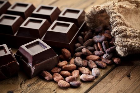 وقتی شکلات تلخ می خورید این 5 اتفاق در بدنتان می افتد