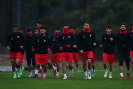 پرسپولیس در استادیوم اختصاصی الاهلی توپ می‌زند