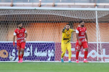 پرسپولیس 1 – 0 گل‌گهر سیرجان / سرخپوشان صدر جدول را تصاحب کردند