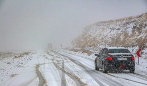 همراه داشتن تجهیزات زمستانی در مسیرهای برفی الزامی است