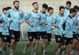 پوستر جالب مس رفسنجان برای دیدار با پرسپولیس؛ ترکیب یلدا و آلودگی