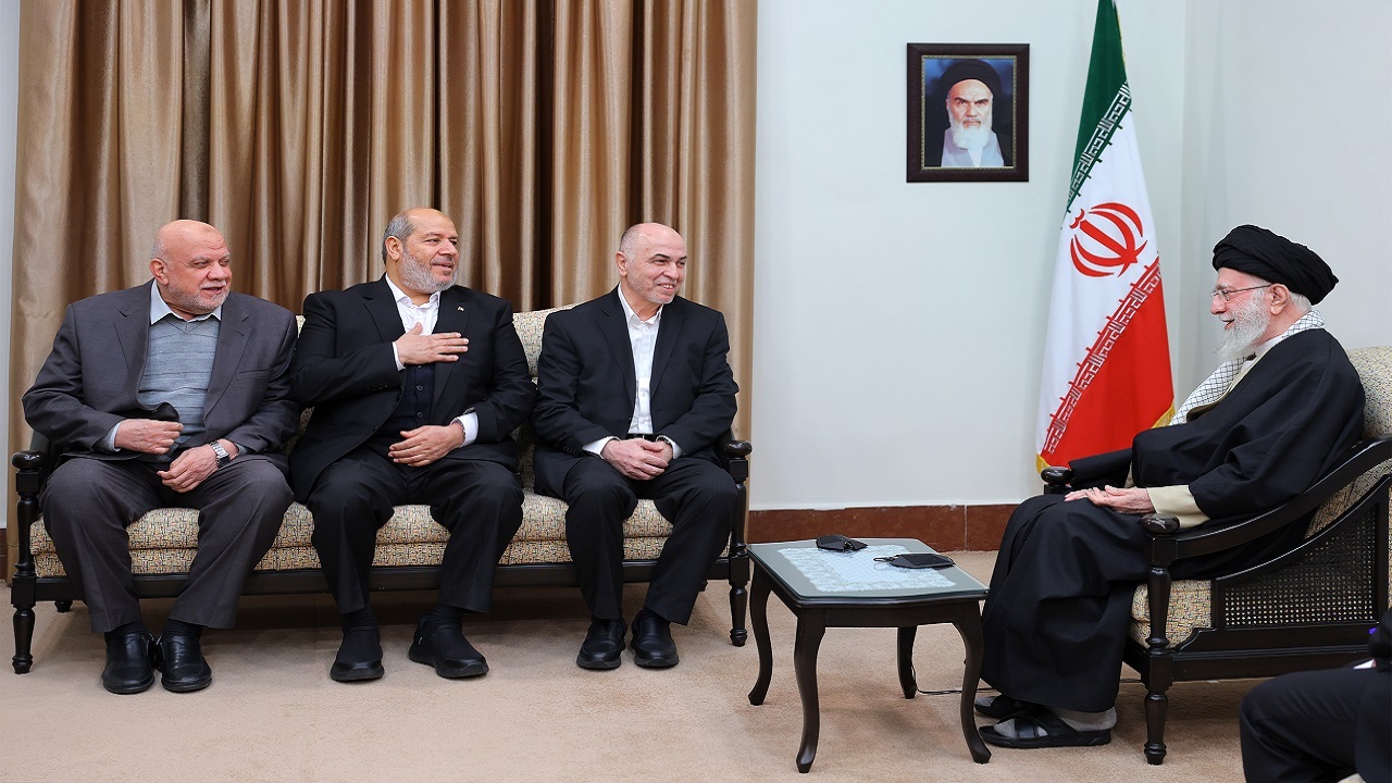 رهبر معظم انقلاب: پیروزی نهایی با مردم فلسطین است