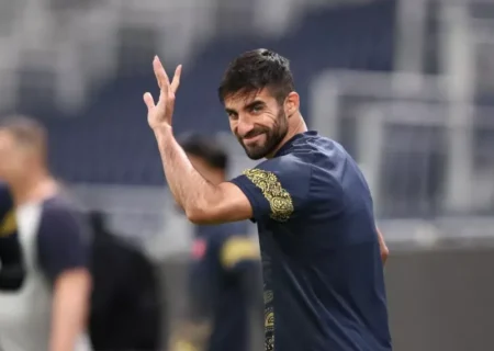 بازگشت محمد خدابنده‌لو به ترکیب پرسپولیس برای دیدار با الهلال