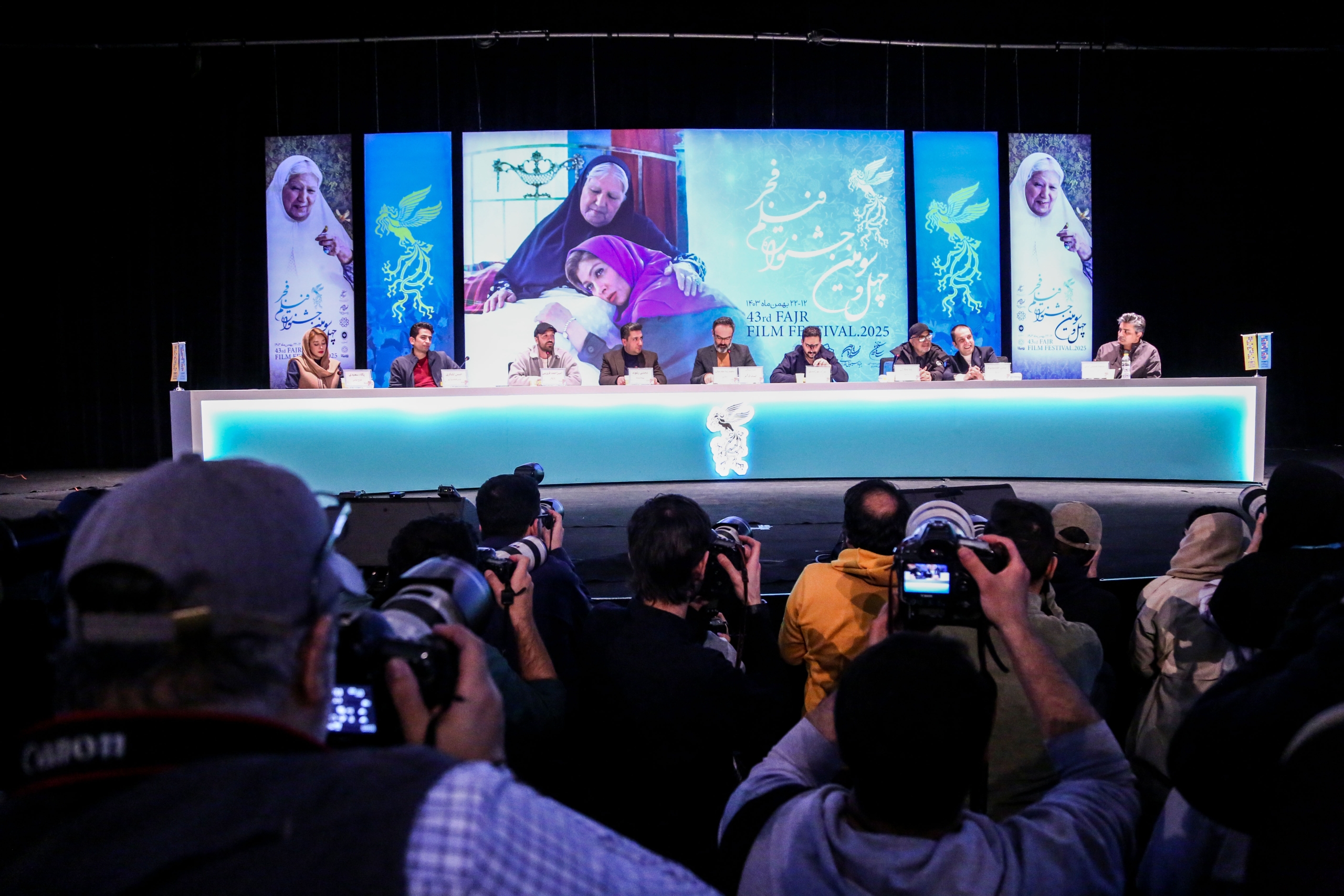 در روز هفتم جشنواره فیلم فجر۴۳ چه گذشت؟| از شوخی و خنده با «صددام» تا باز شدن پای فساد فوتبال به برج میلاد