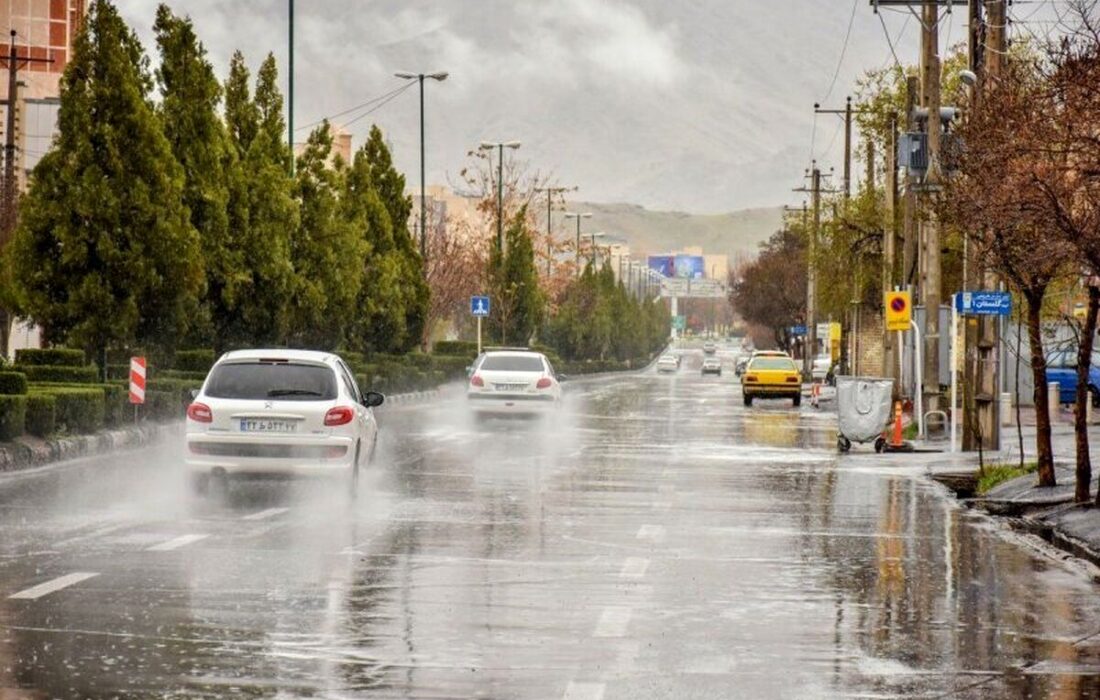 سردار سید ابوالفضل موسوی پور، رئیس پلیس راهور تهران بزرگ:  معابر تهران لغزنده است لطفاً از سفرهای غیر ضروری خودداری نمایید/ ادامه وضعیت جوی ناپایدار، لطفا با رعایت فاصله طولی و سرعت مطمئنه حرکت نمایید