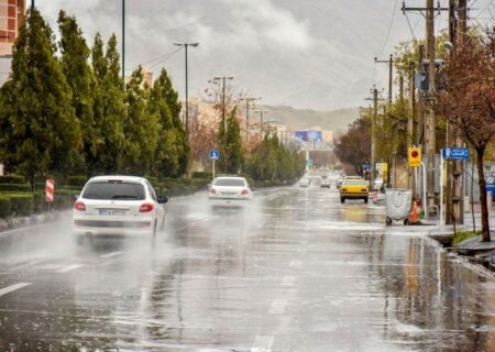 سردار سید ابوالفضل موسوی پور، رئیس پلیس راهور تهران بزرگ:  معابر تهران لغزنده است لطفاً از سفرهای غیر ضروری خودداری نمایید/ ادامه وضعیت جوی ناپایدار، لطفا با رعایت فاصله طولی و سرعت مطمئنه حرکت نمایید