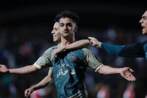 پرسپولیس از قهرمانی فاصله گرفت/فولاد اتوبان سپاهان شد/جدول لیگ برتر بعد از پایان مسابقات هفته بیست و چهارم