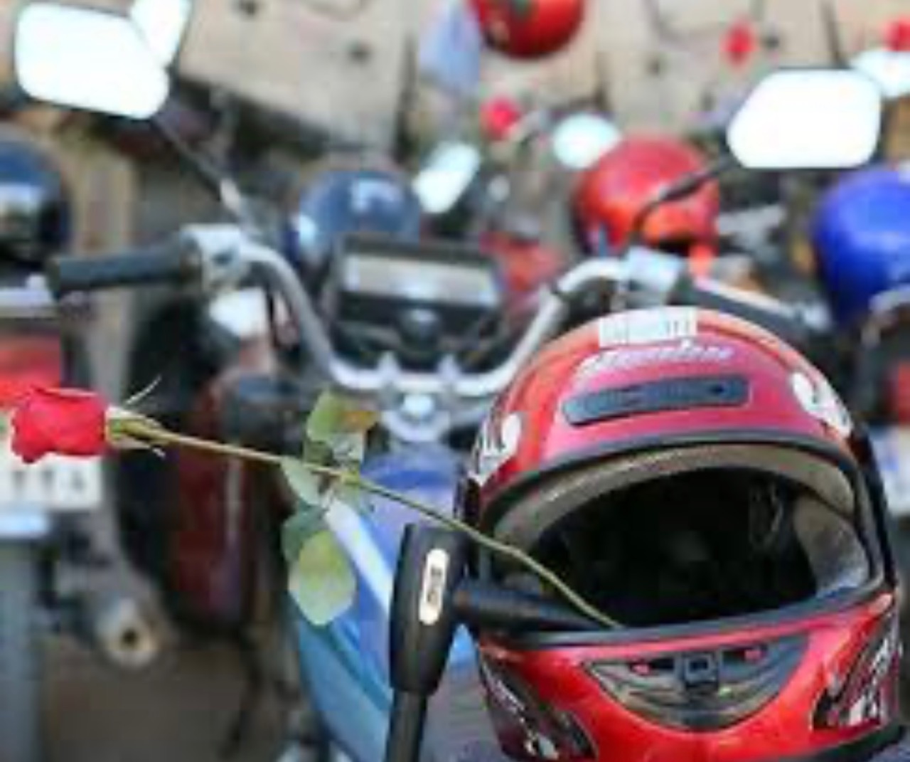 اجرای طرح ۱۰ منجر به کاهش 8 درصد از تصادفات فوتی موتورسیکلت سواران در سال ۱۴۰۳شد/بیش از ۴۰ هزار کلاه ایمنی به موتورسواران تهرانی اهدا شد