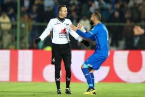 استقلال به فولاد باخت اما پنالتی مشکوک بود