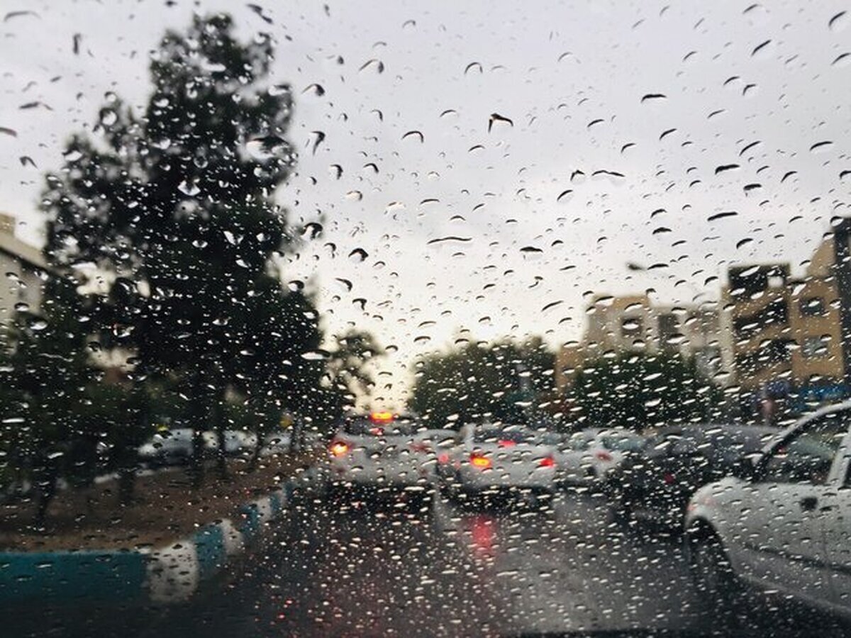 بارش باران و ترافیک سنگین صبحگاهی در اکثر معابر اصلی پایتخت / لطفاً با چراغ روشن و سرعت مطمئنه در معابر لغزنده برانید
