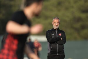 کارتال خبر از ۹ مصدوم پرسپولیس در مسابقه استقلال خوزستان داد