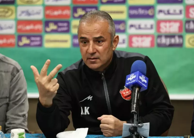 سرمربی پرسپولیس علیه داوران