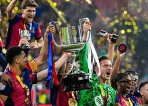 بارسا ۳ – ۲ مادرید: زیباترین فینال جهان +  تصاویر