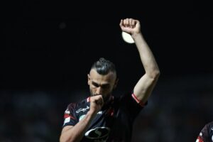 سردار دورسون: اگر فنرباغچه تماس بگیرد، بازمی‌گردم!