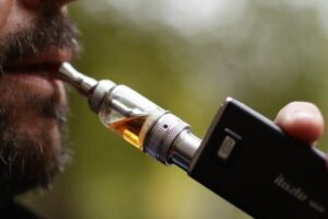 «ریه پاپ کورنی» عارضه‌ای برگشت‌ناپذیر سیگار های الکترونیکی!