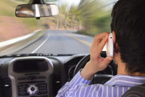 بیش از 493 هزار  ثبت تخلف برای تخلفات کمربند ایمنی،کلاه ایمنی و استفاده از تلفن همراه حین رانندگی فقط در اردیبهشت ماه1404