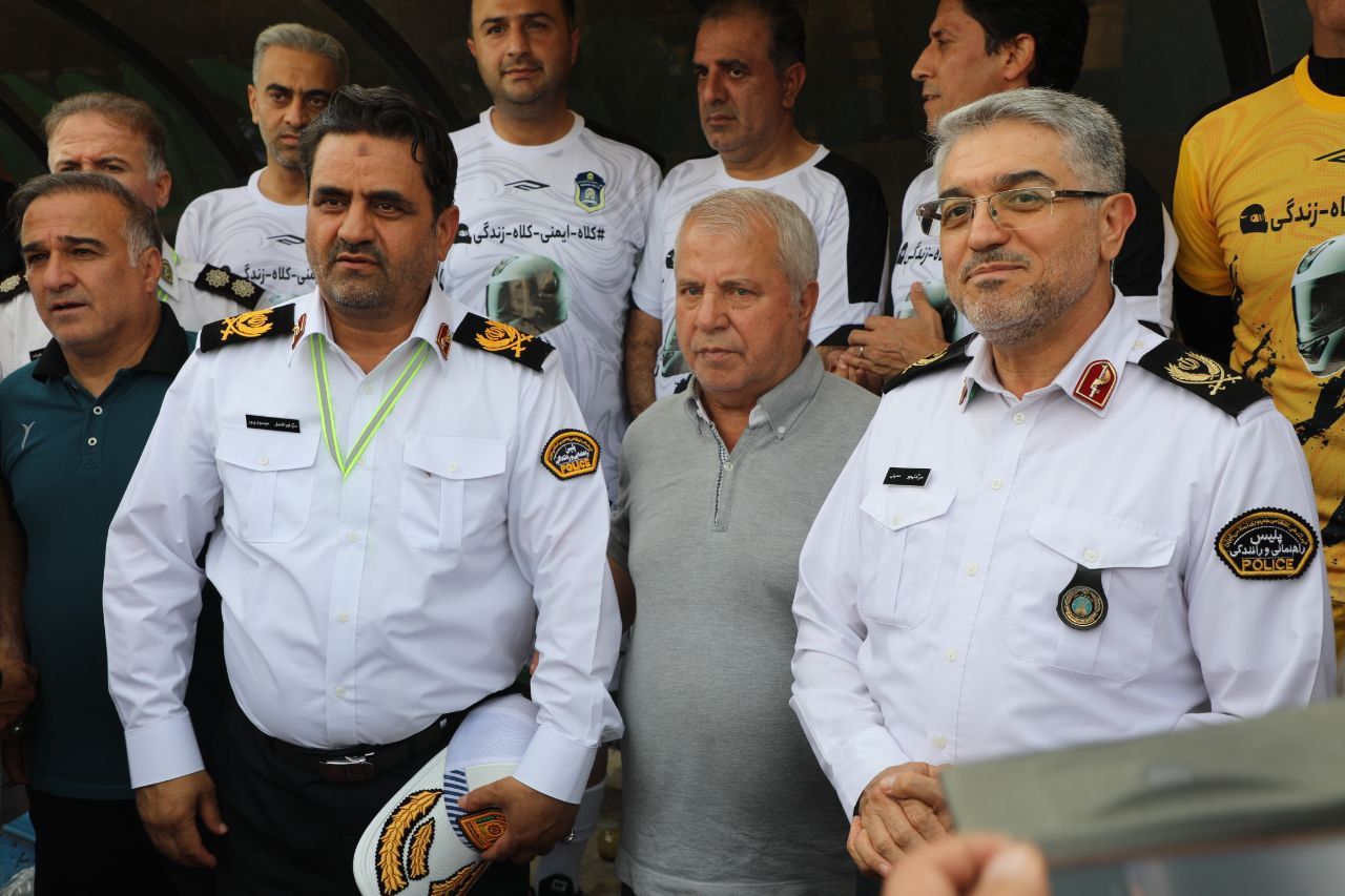 رئیس پلیس راهور تهران بزرگ:با اقدامات فرهنگی به دنبال کاهش 46 درصد تصادفات فوتی موتورسواران هستیم/مسابقه دوستانه فوتبال با ستارگان دهه 60 مسیری برای یادآوری پویش نه به تصادف/چهره های شاخص ورزشی مانند علی پروین جایگاه یک رسانه را دارند