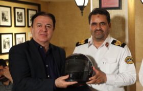 رئیس پلیس راهور تهران بزرگ در حاشیه دیدار با سینماگران:  سینما و آثار نمایشی با فرهنگ سازی بیش از پلیس و اعمال قانون می تواند در کاهش تخلفات و تصادفات و حوادث ترافیکی موثر باشد/پویش نه به پلاک مخدوش در راه است
