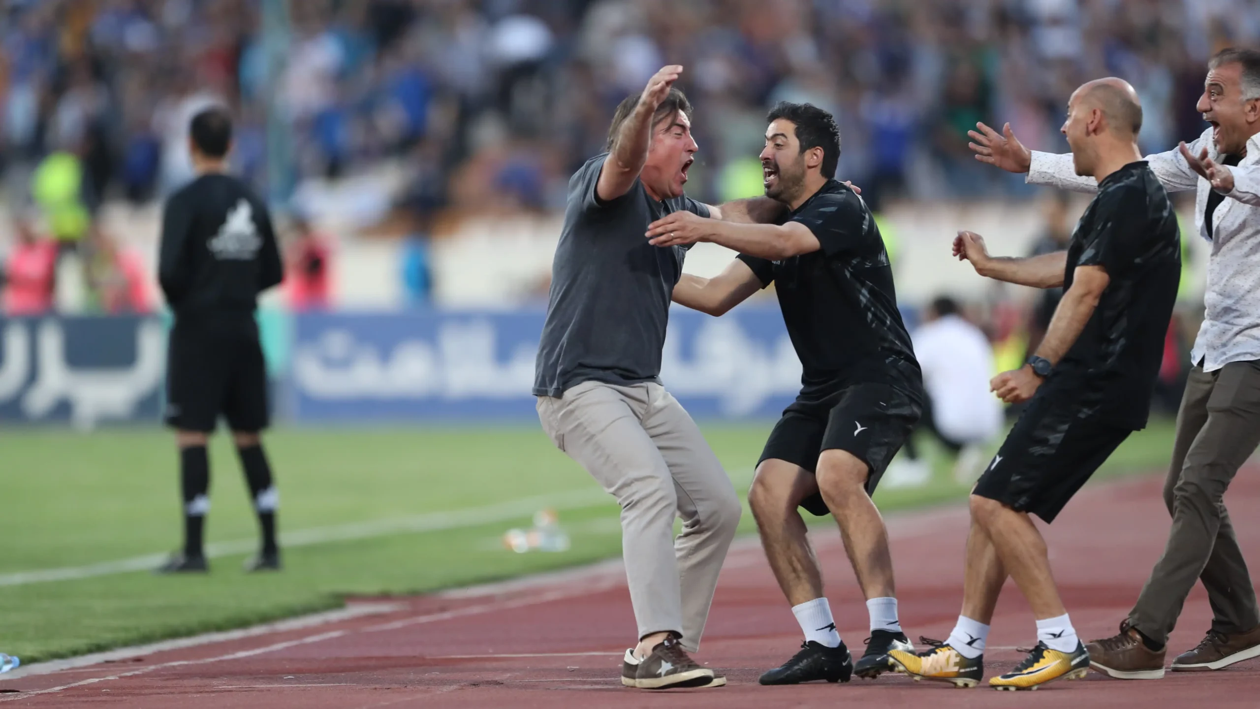 خسرو در تیر رأس سرمربی پر حاشیه!