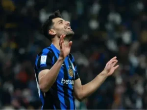 طارمی را  سرخ پوش بدانیم!