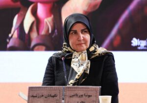 پوریامین: مجری نباید وارد تحلیل شخصی شود