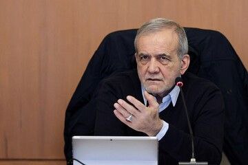 پزشکیان: نبود آموزش درست، باعث بروز مشکلات اجتماعی شد/دولت با تمام توان پیگیر کاهش آثار حوادث دی‌ماه است